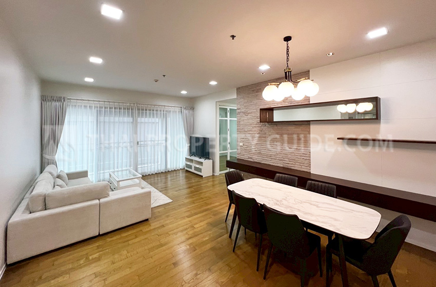 Condominium in Sukhumvit : The Madison Condominium 