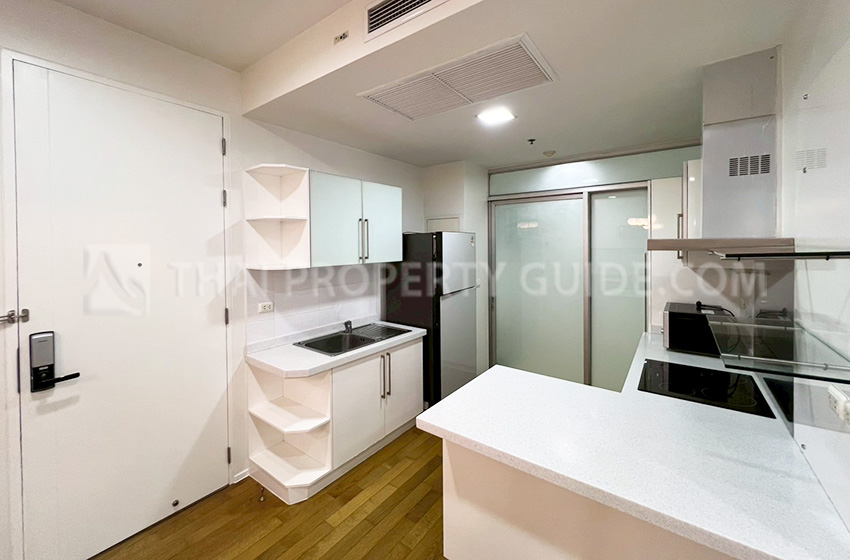 Condominium in Sukhumvit : The Madison Condominium 