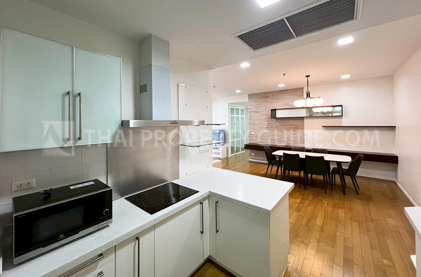 Condominium in Sukhumvit : The Madison Condominium 