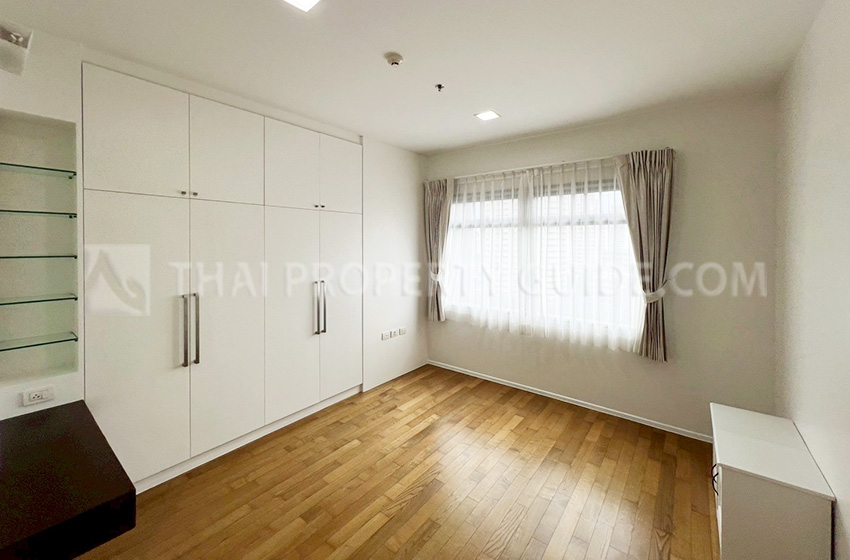 Condominium in Sukhumvit : The Madison Condominium 