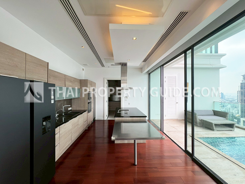 Condominium in Sukhumvit : Le Raffine 39 