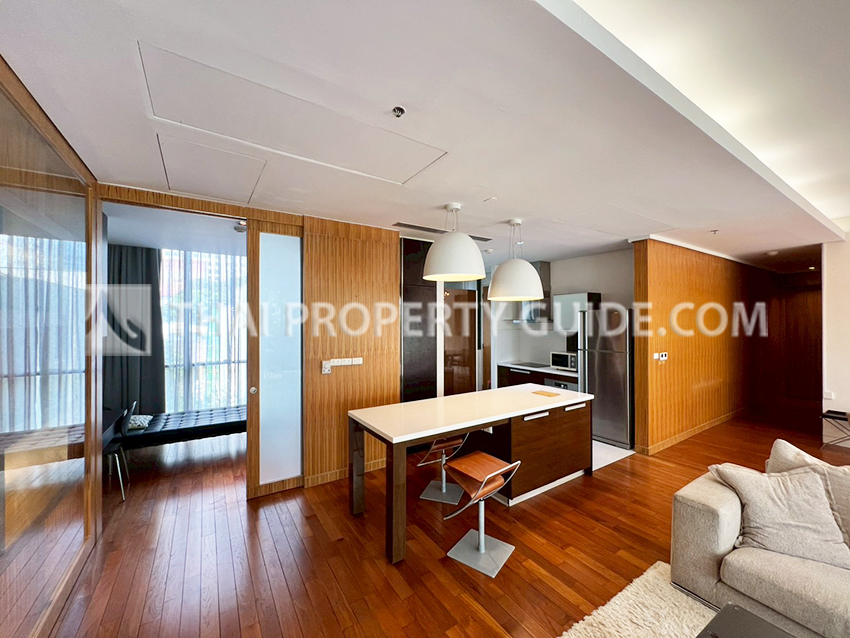 Condominium in Sukhumvit : Domus Condo Suk 16 