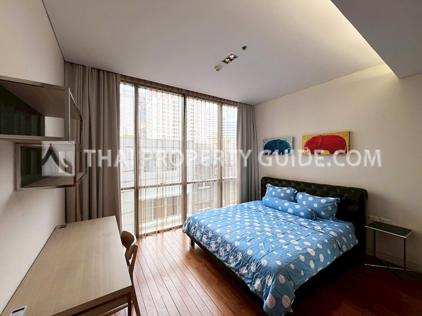 Condominium in Sukhumvit : Domus Condo Suk 16 