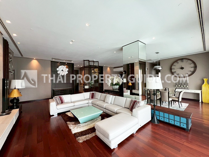 Condominium in Sukhumvit : Le Raffine 39 