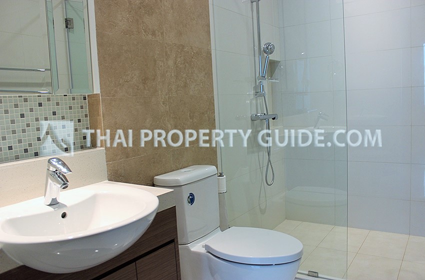 Condominium in Sukhumvit : Bright Sukhumvit 24 