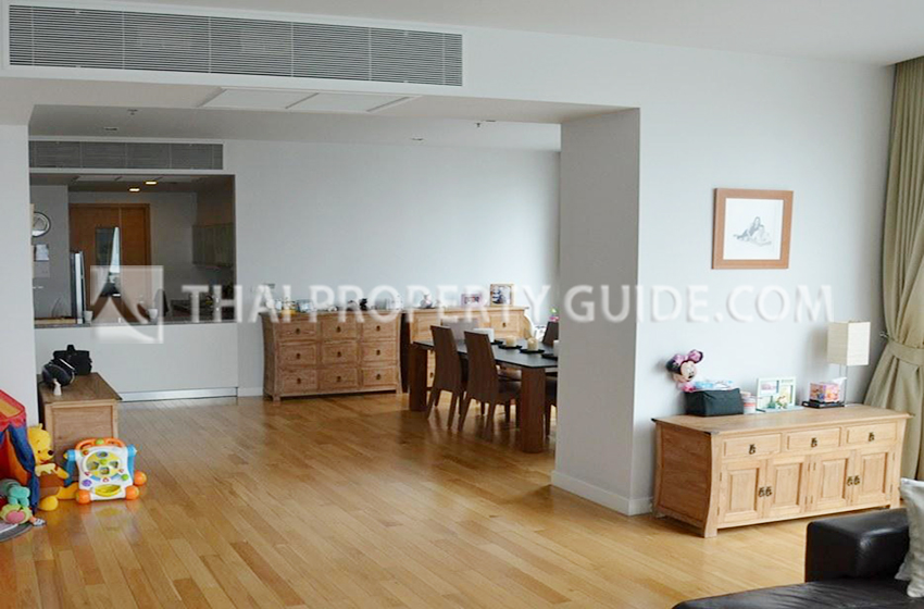 Condominium in Sukhumvit : Millennium Residence 