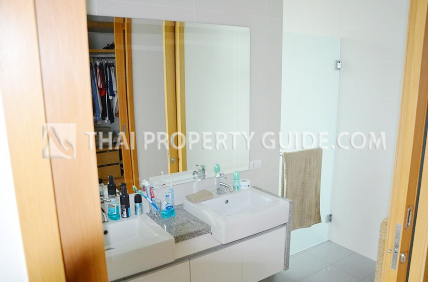 Condominium in Sukhumvit : Millennium Residence 