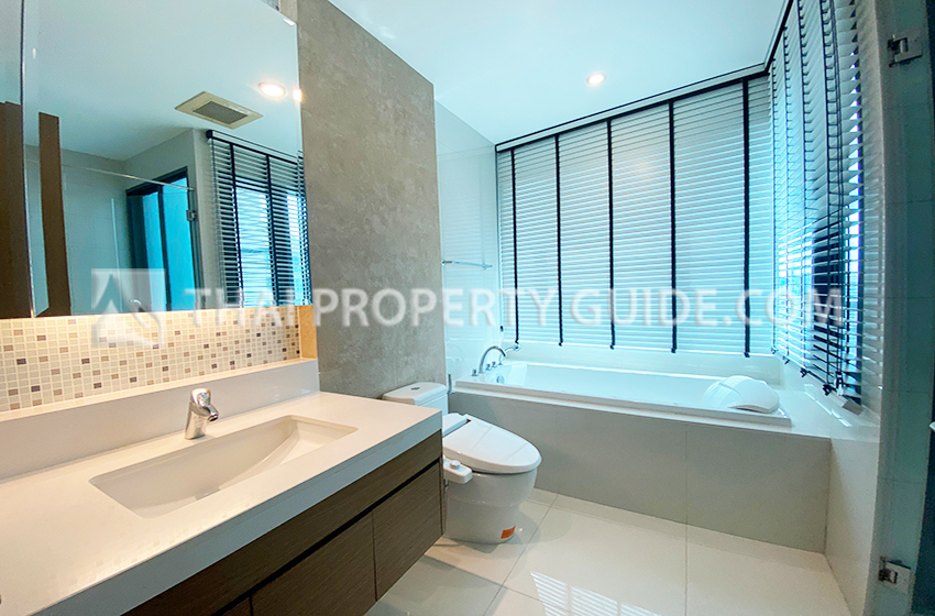 Condominium in Sukhumvit : Bright Sukhumvit 24 