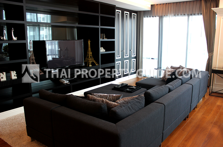 Condominium in Sukhumvit : Bright Sukhumvit 24 
