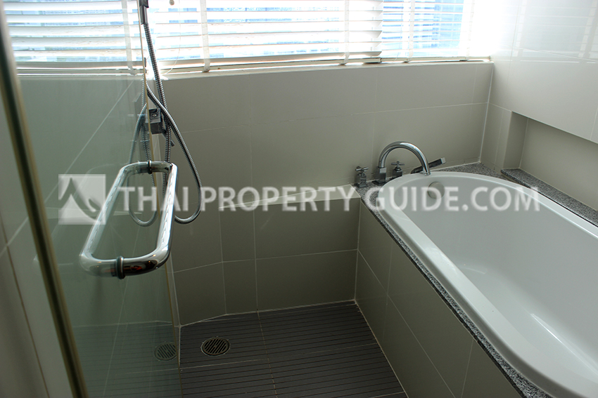 Condominium in Sukhumvit : Millennium Residence 