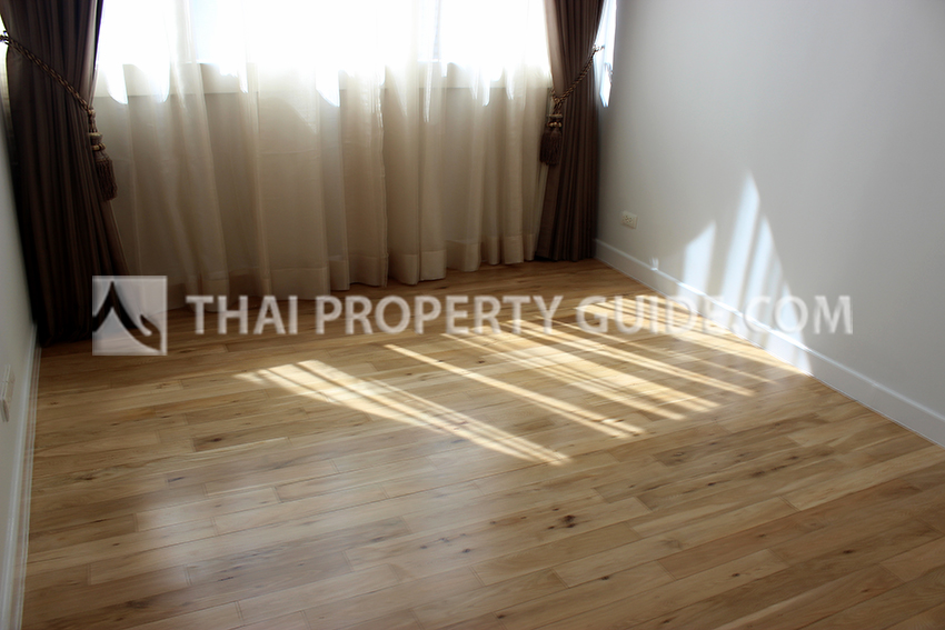 Condominium in Sukhumvit : Millennium Residence 