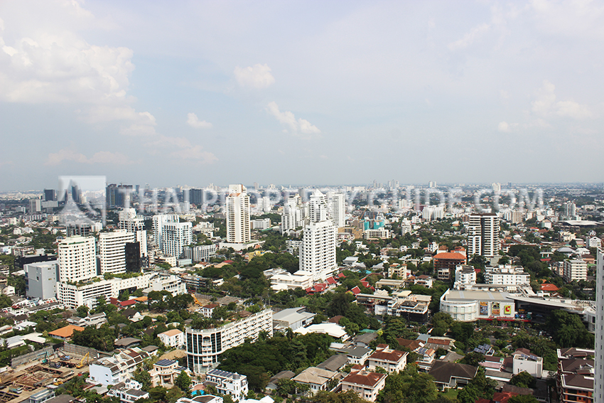 Condominium in Sukhumvit : Quattro By Sansiri 