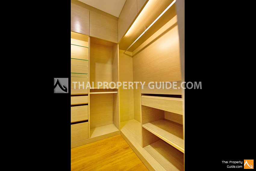 Condominium in Sukhumvit : Bright Sukhumvit 24 