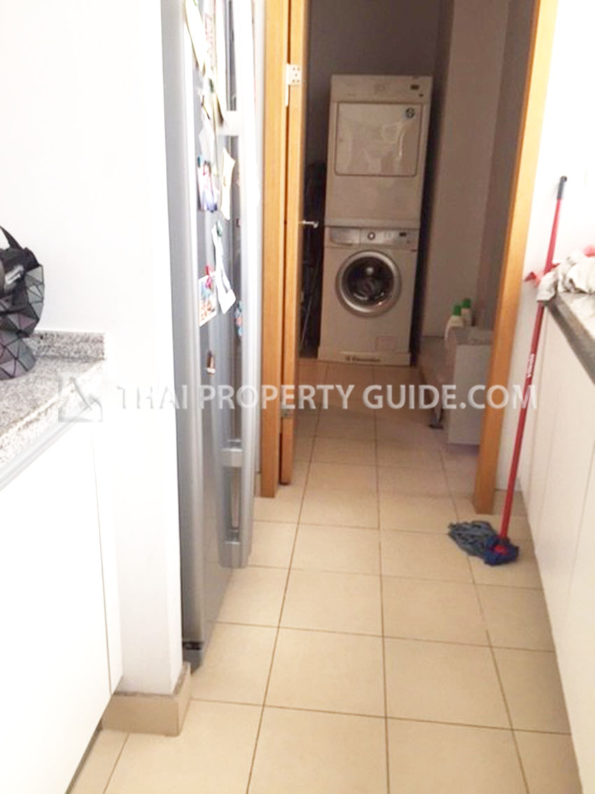 Condominium in Sukhumvit : Millennium Residence 