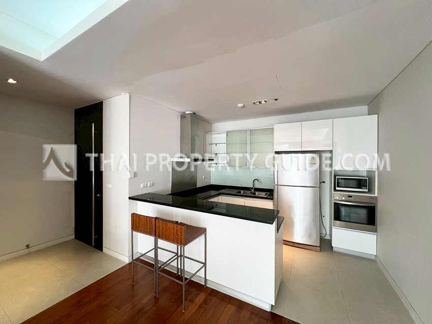 Condominium in Sukhumvit : Domus Condo Suk 16 