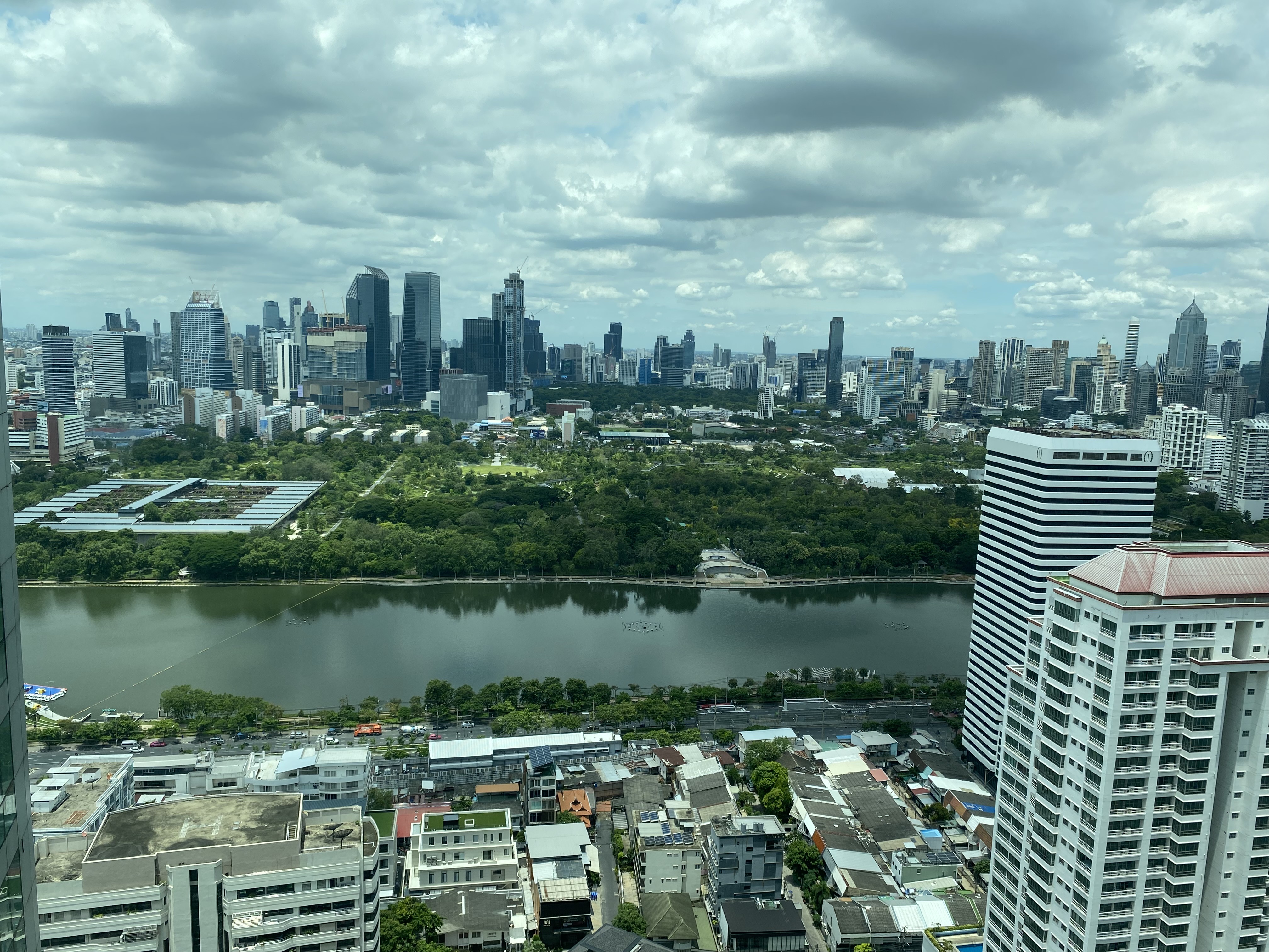 Condominium in Sukhumvit : Millennium Residence 