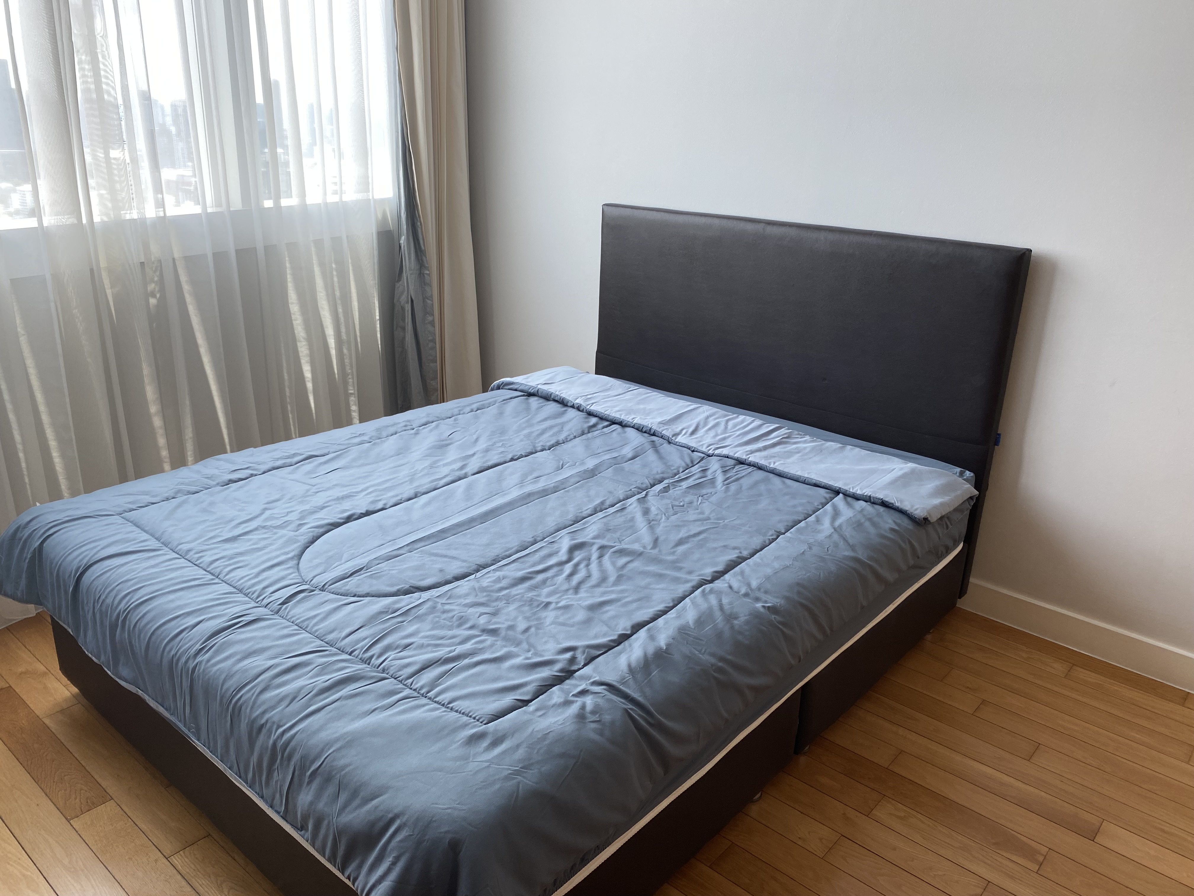 Condominium in Sukhumvit : Millennium Residence 