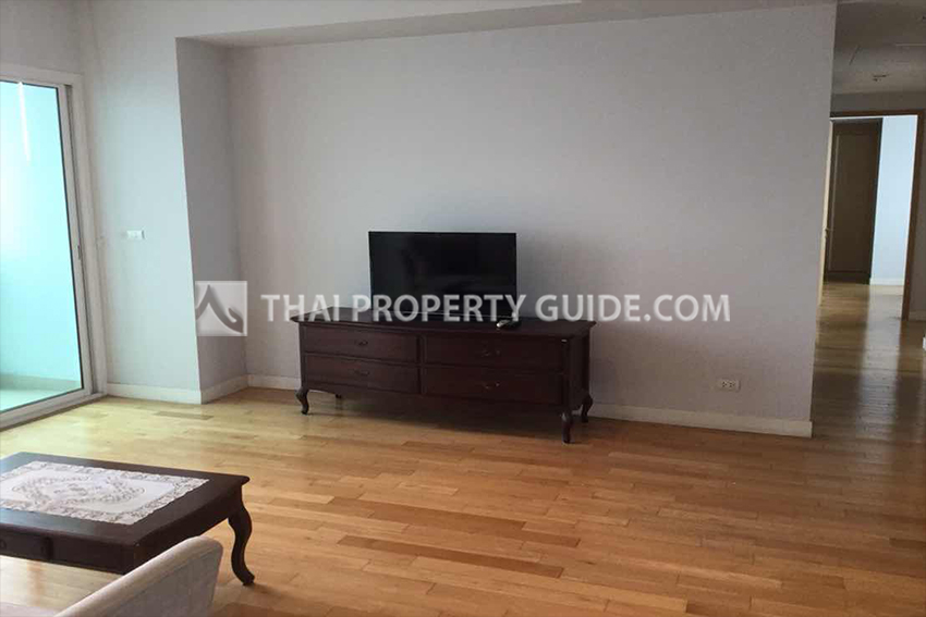 Condominium in Sukhumvit : Millennium Residence 