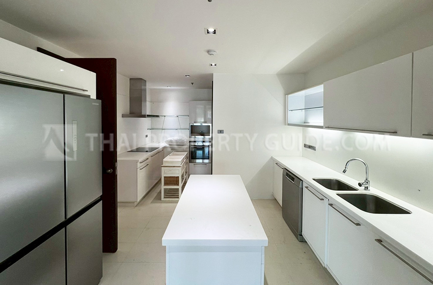 Condominium in Sukhumvit : Belgravia Residences 