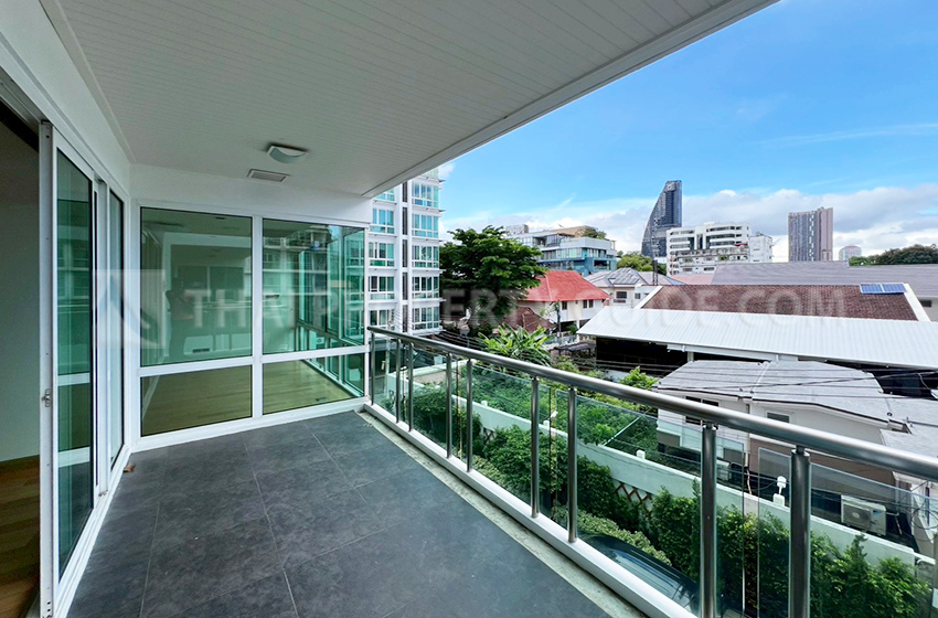 Condominium in Sukhumvit : Belgravia Residences 