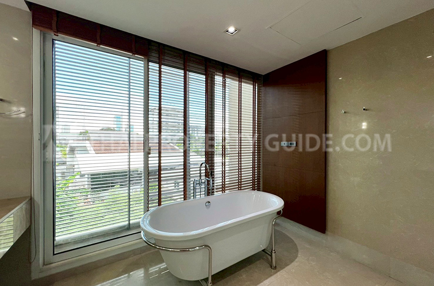 Condominium in Sukhumvit : Belgravia Residences 