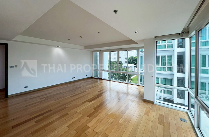 Condominium in Sukhumvit : Belgravia Residences 