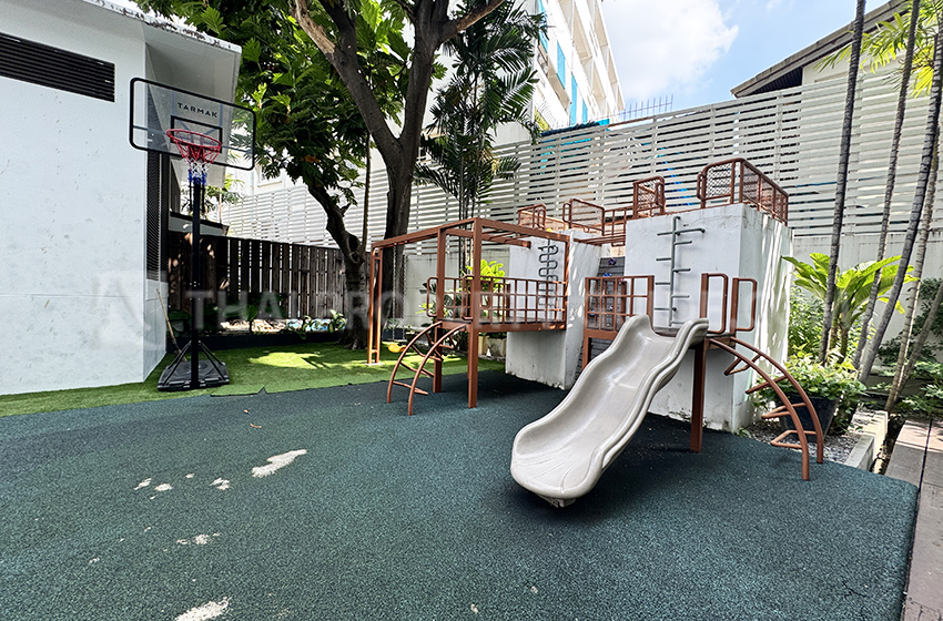 Condominium in Sukhumvit : Belgravia Residences 