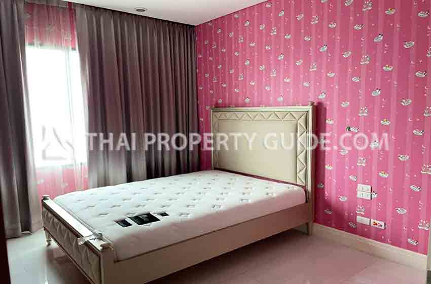 Condominium in Sukhumvit : Bright Sukhumvit 24 