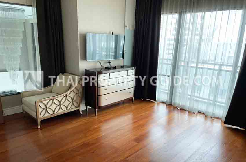 Condominium in Sukhumvit : Bright Sukhumvit 24 