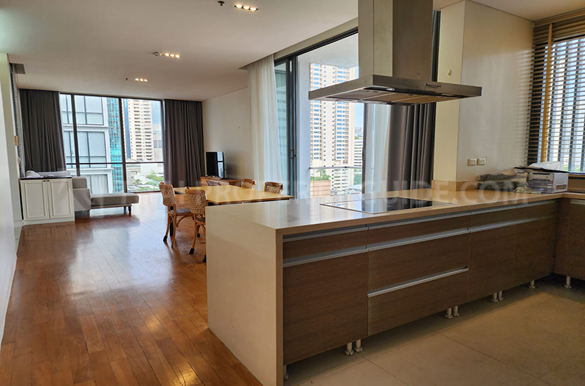 Condominium in Sukhumvit : Domus Condo Suk 16 