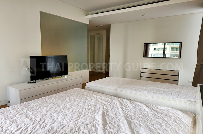 Condominium in Sukhumvit : Domus Condo Suk 16 