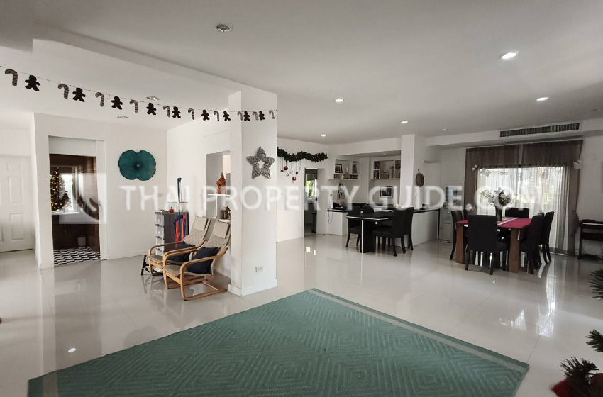 House in Nichada Thani 