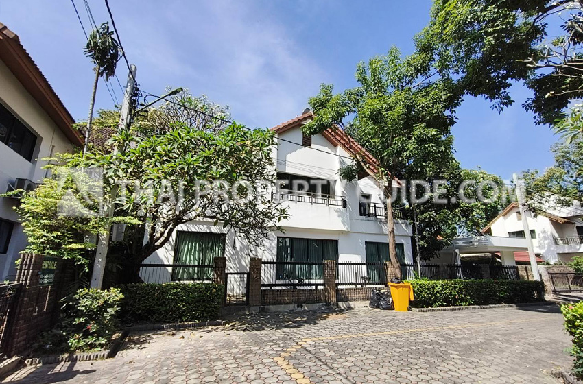 House in Nichada Thani 