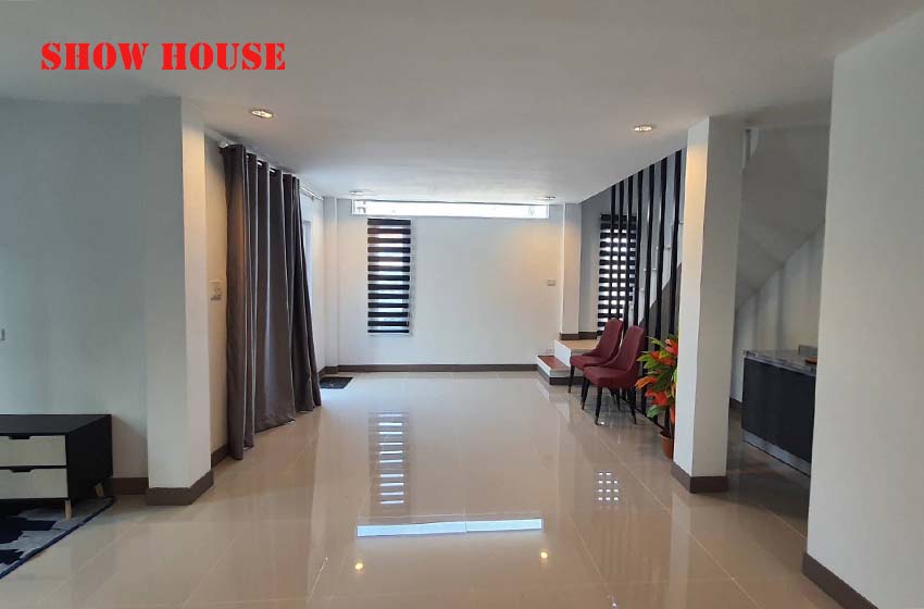 House in Srinakarin 