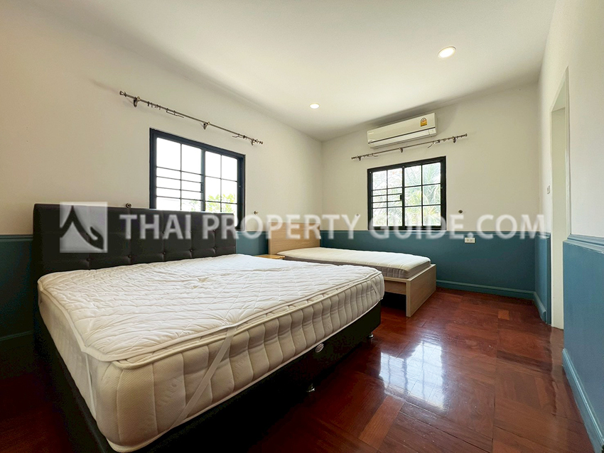 House with Private Pool in Bangnatrad 