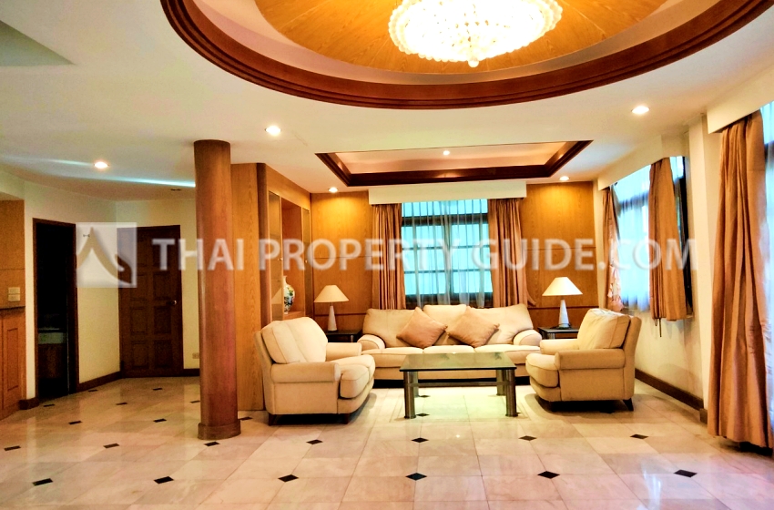 House with Private Pool in Bangnatrad 