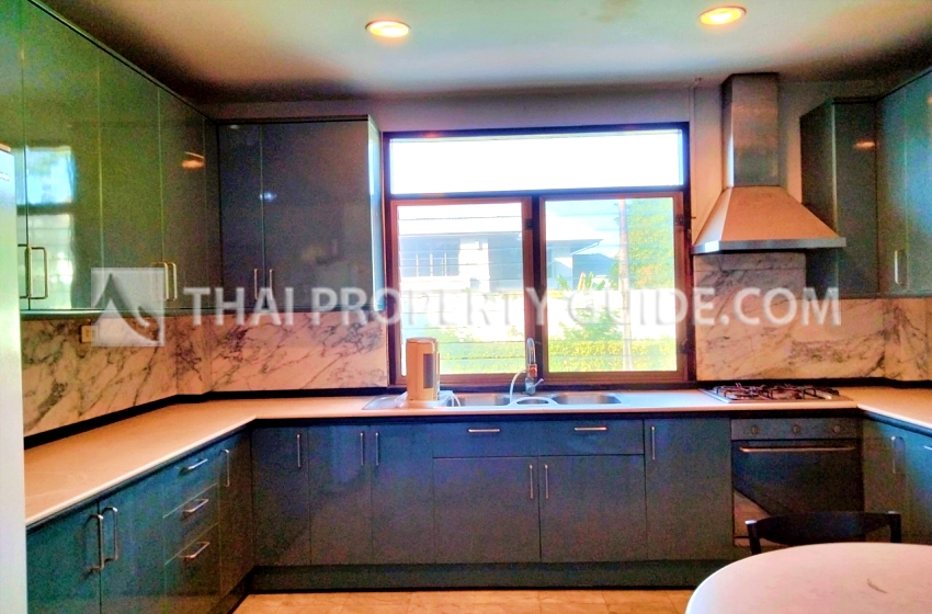 House with Private Pool in Bangnatrad 