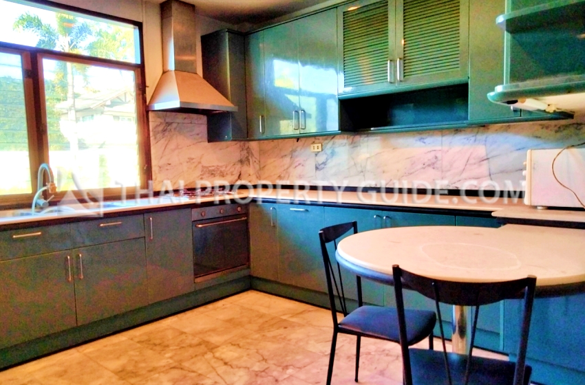 House with Private Pool in Bangnatrad 