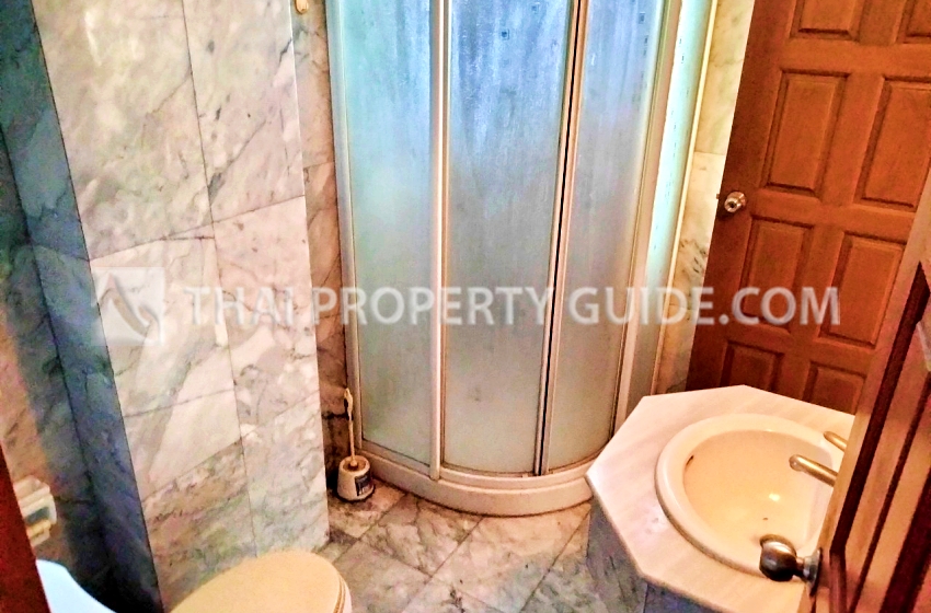 House with Private Pool in Bangnatrad 