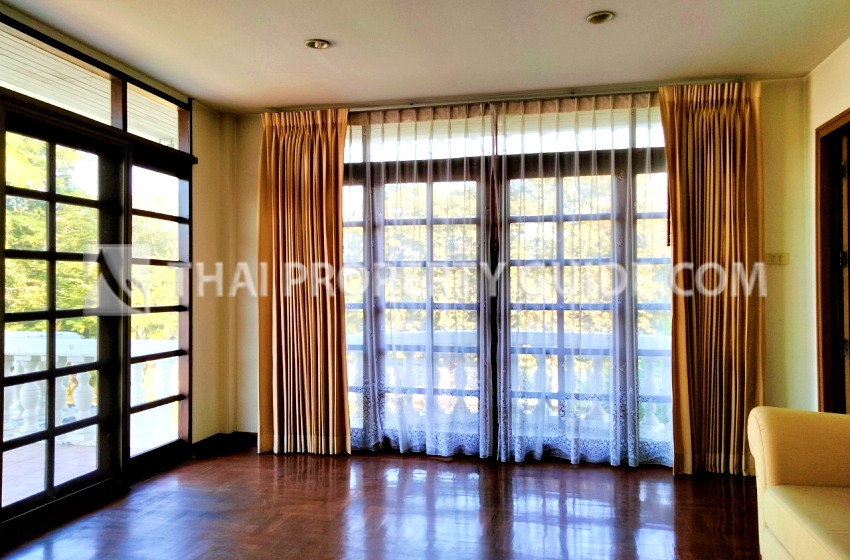 House with Private Pool in Bangnatrad 