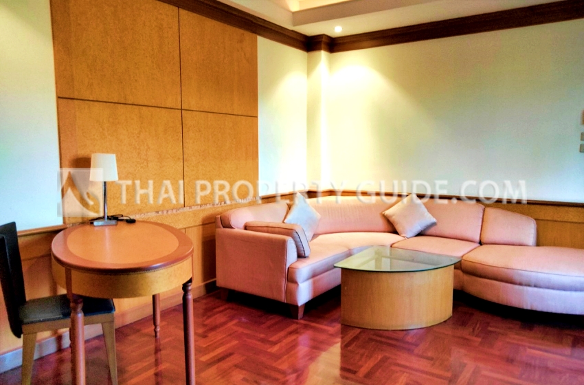 House with Private Pool in Bangnatrad 