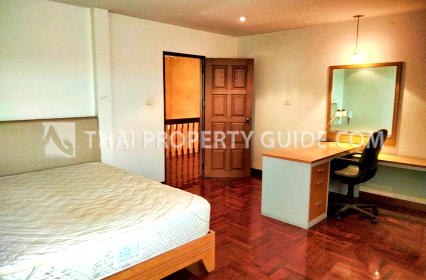 House with Private Pool in Bangnatrad 