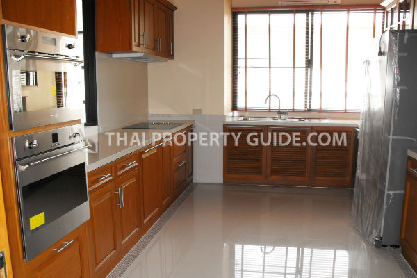 House with Private Pool in Nichada Thani 