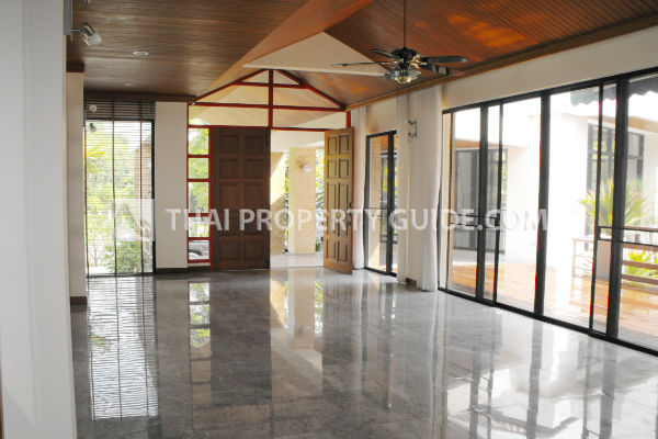 House with Private Pool in Nichada Thani 