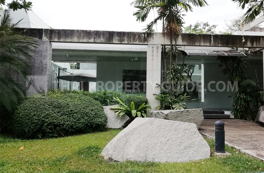 House with Private Pool in Nichada Thani 