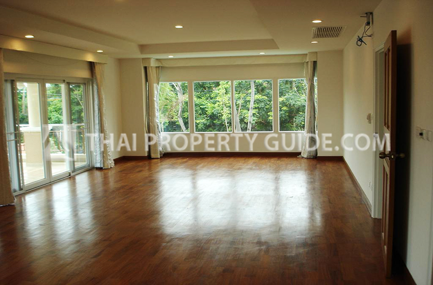 House with Private Pool in Nichada Thani 