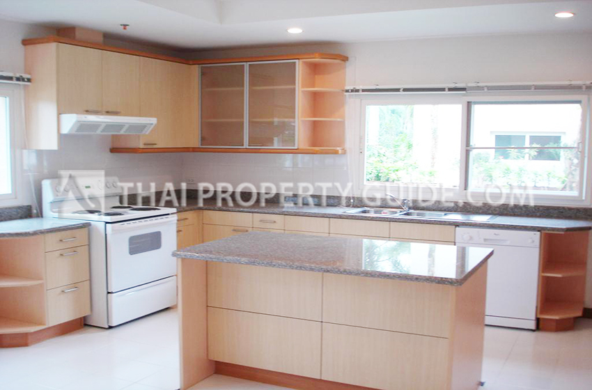 House with Private Pool in Nichada Thani 