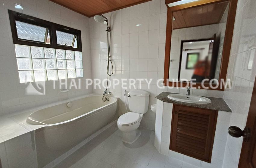 House with Private Pool in Nichada Thani 