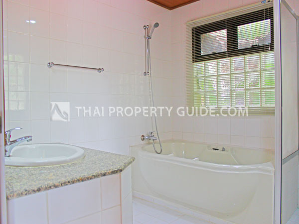 House with Private Pool in Nichada Thani 
