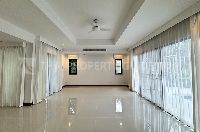 House with Private Pool in Nichada Thani 